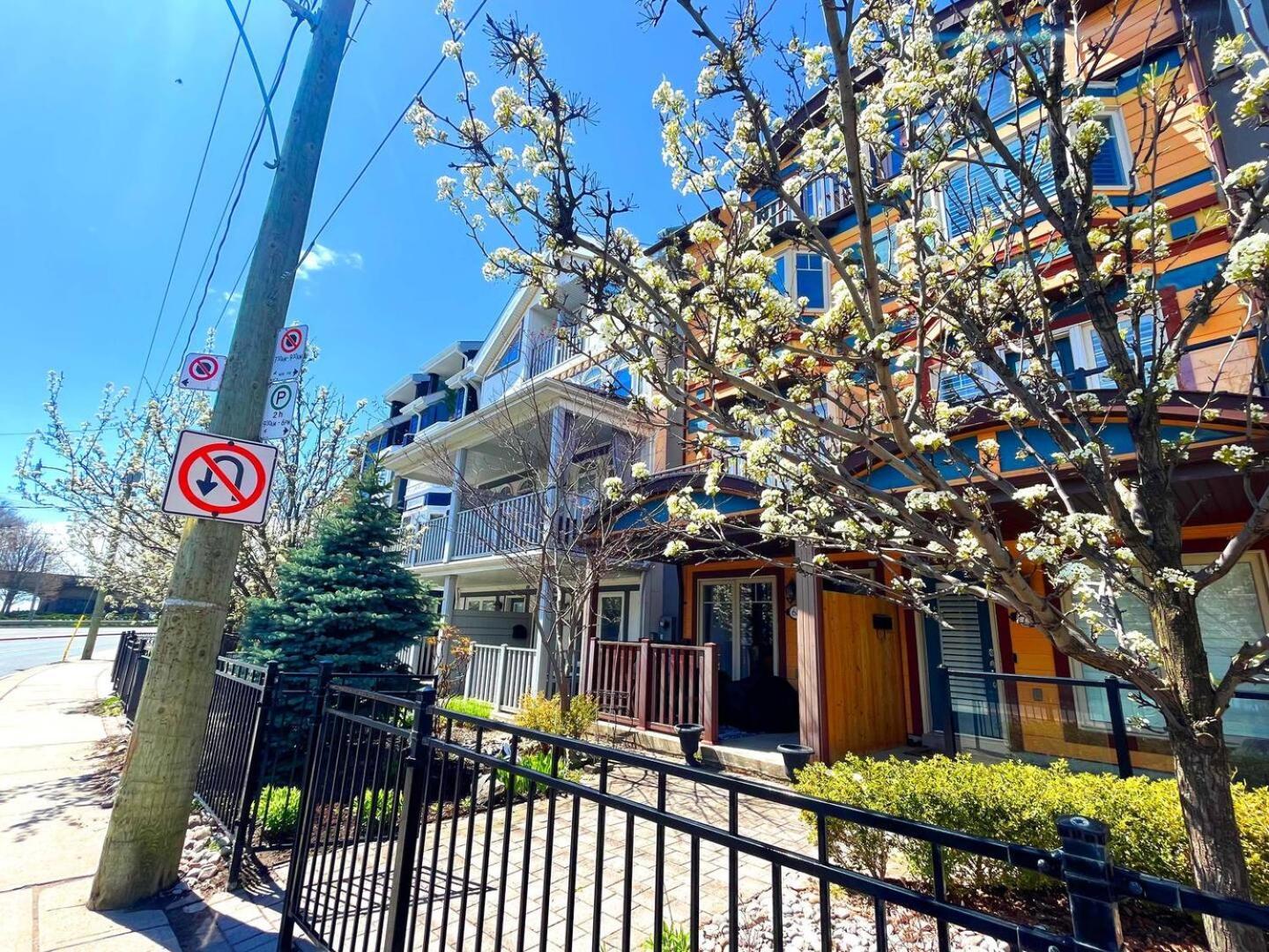 Stunning Rooms In Townhouse Across The Beach Toronto Exterior foto